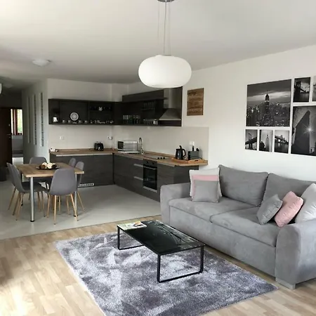 Nexus Apartment 4*